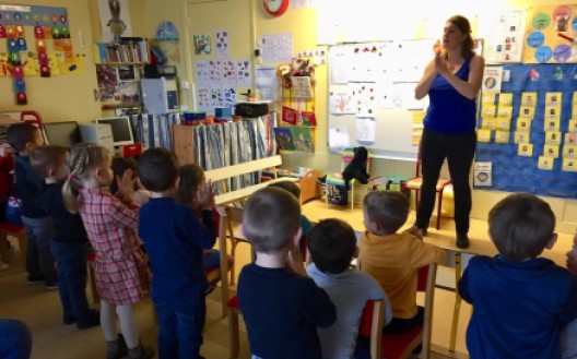 Enfants en classe participant au MISP